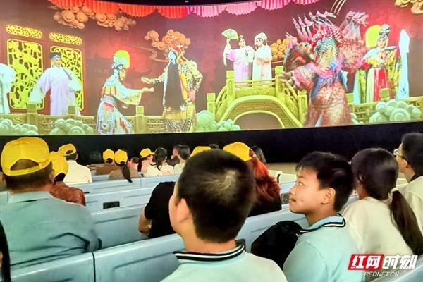 澳门六肖精选论坛最新一期视频播放，探索传统与现代文化的交融之地，澳门六肖精选论坛，传统与现代文化的交融视频探索